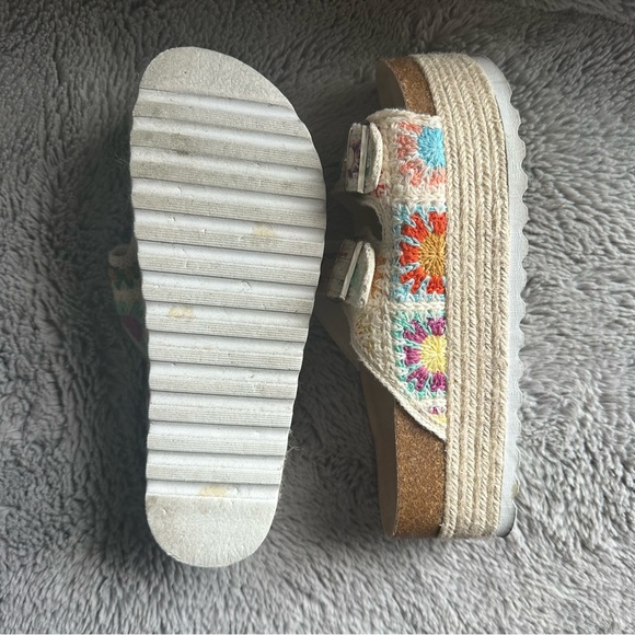 Platform Sandal - Picture 3 of 6